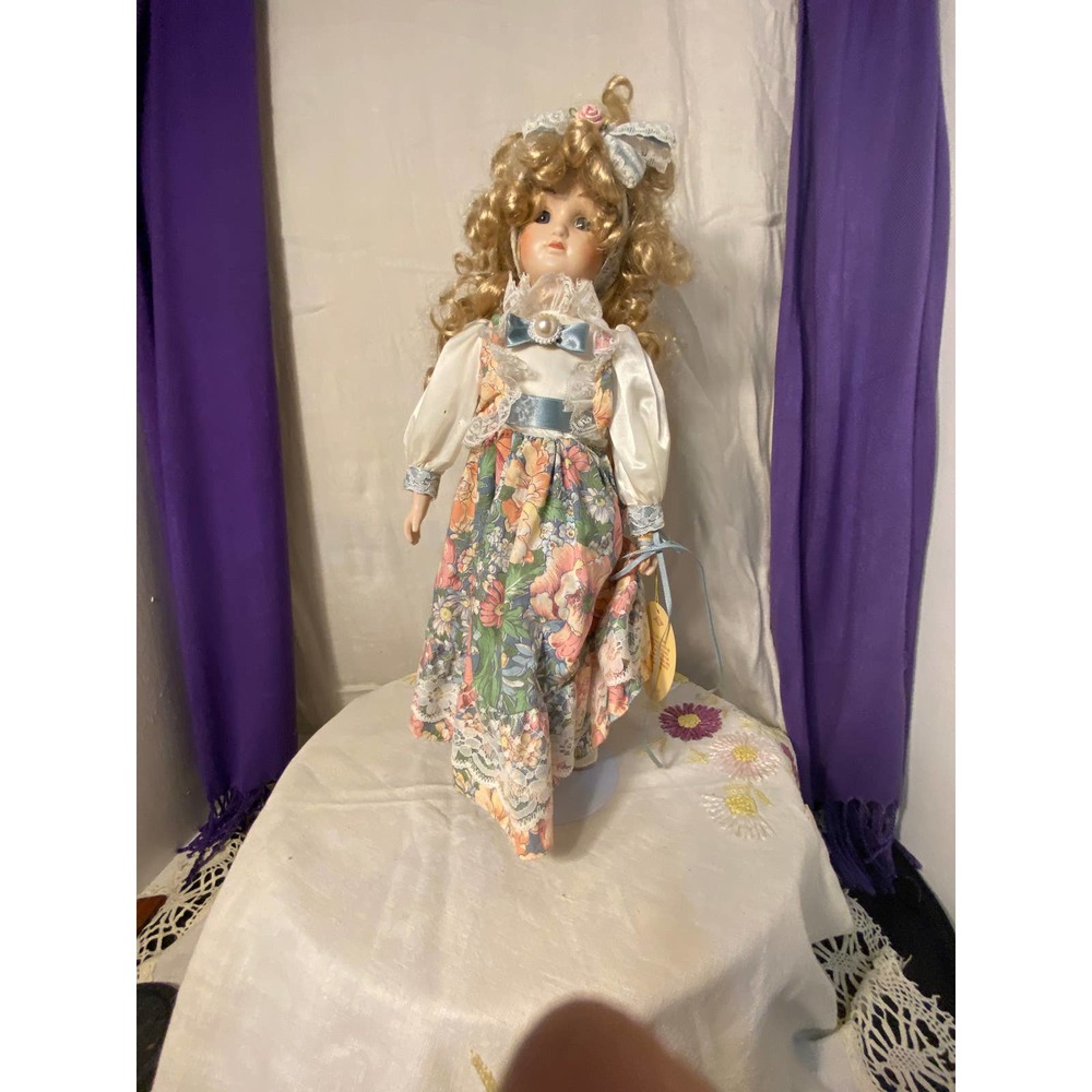 Vintage 1992, Anco Merchandise Co., “SUZANNE”, Early Blossom Collection,